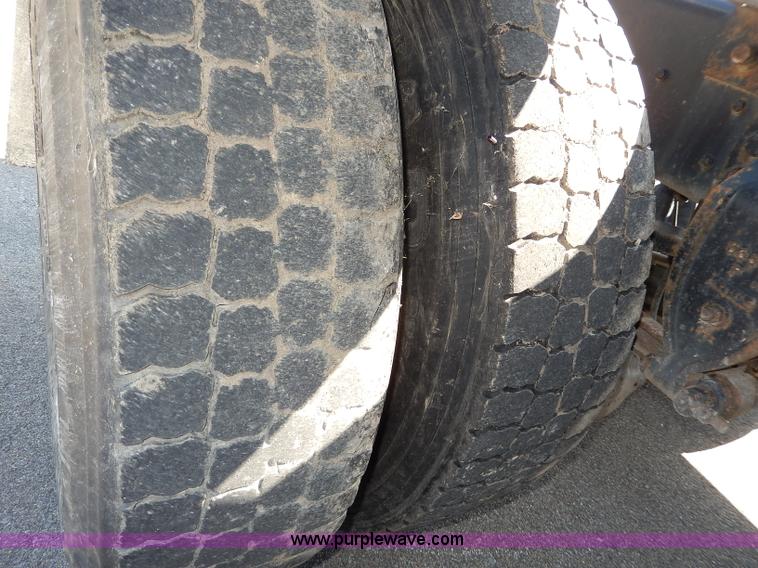 image for item H6945 1997 Ford LTS9000 semi truck