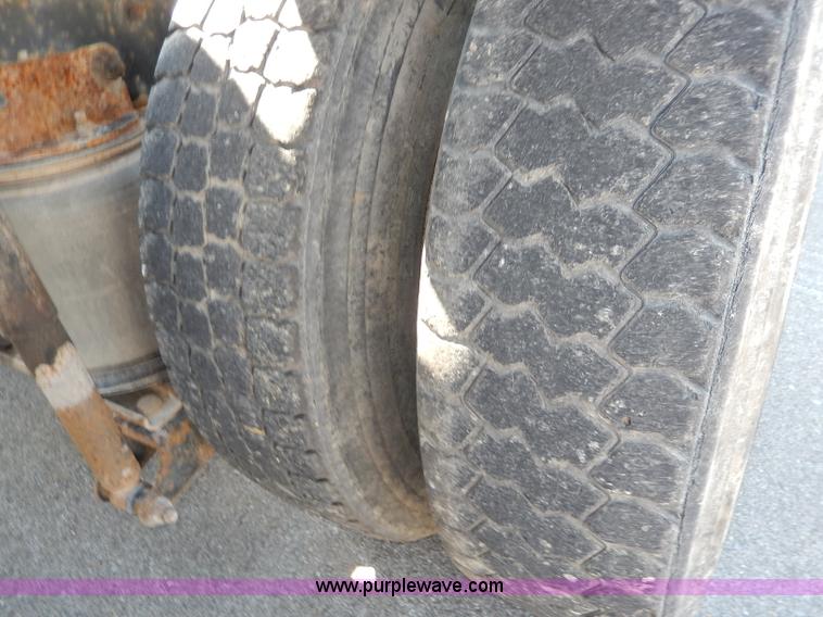 image for item H6945 1997 Ford LTS9000 semi truck