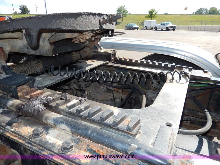 image for item H6945 1997 Ford LTS9000 semi truck