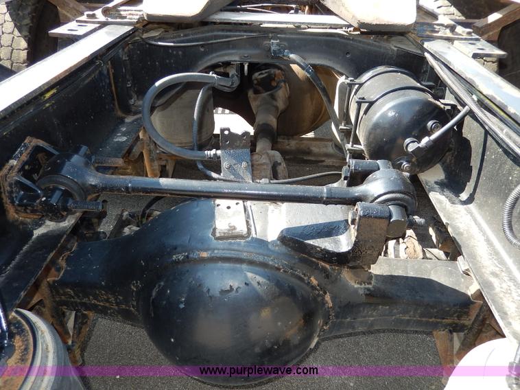 image for item H6945 1997 Ford LTS9000 semi truck