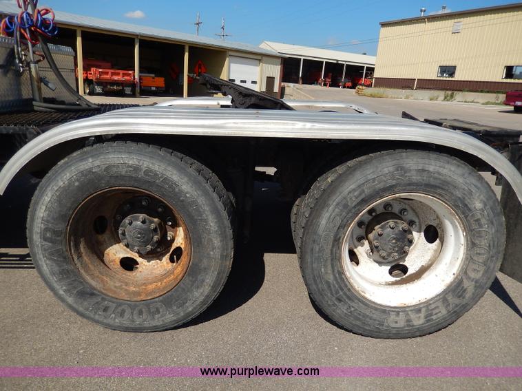 image for item H6945 1997 Ford LTS9000 semi truck