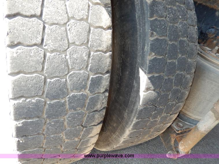 image for item H6945 1997 Ford LTS9000 semi truck