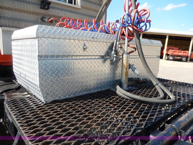 image for item H6945 1997 Ford LTS9000 semi truck