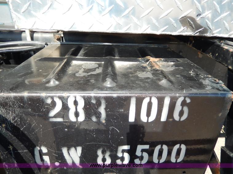 image for item H6945 1997 Ford LTS9000 semi truck