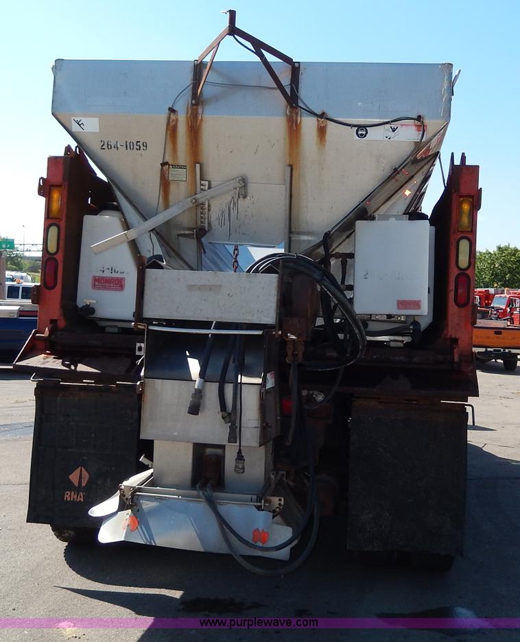 image for item H6946 1999 International 4900 dump truck