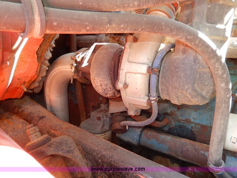 image for item H6946 1999 International 4900 dump truck