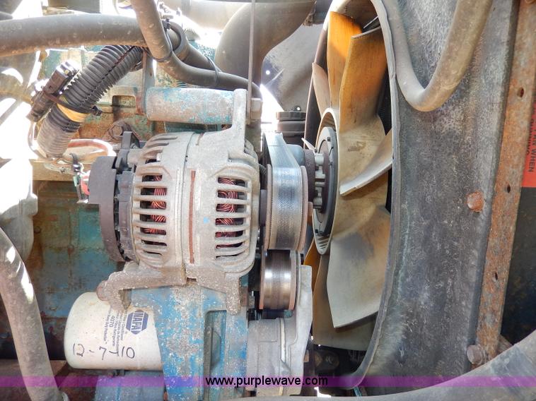 image for item H6946 1999 International 4900 dump truck