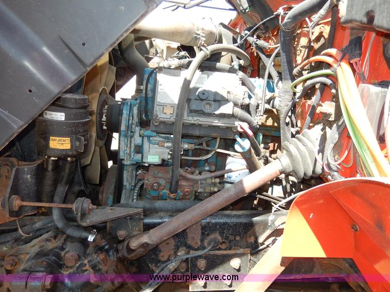 image for item H6946 1999 International 4900 dump truck