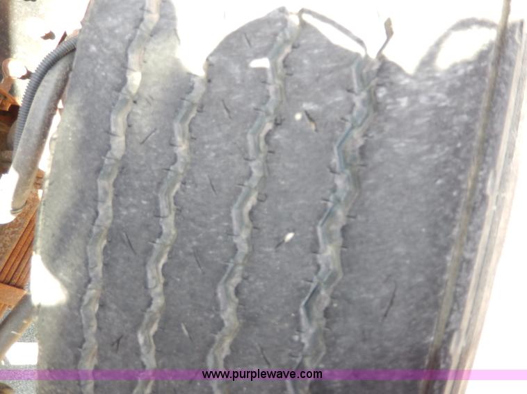 image for item H6946 1999 International 4900 dump truck