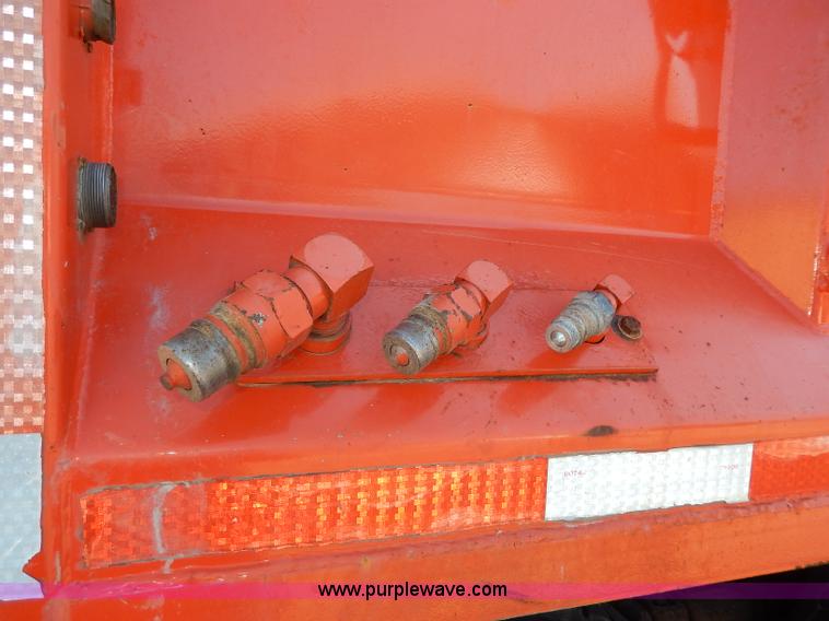 image for item H6946 1999 International 4900 dump truck