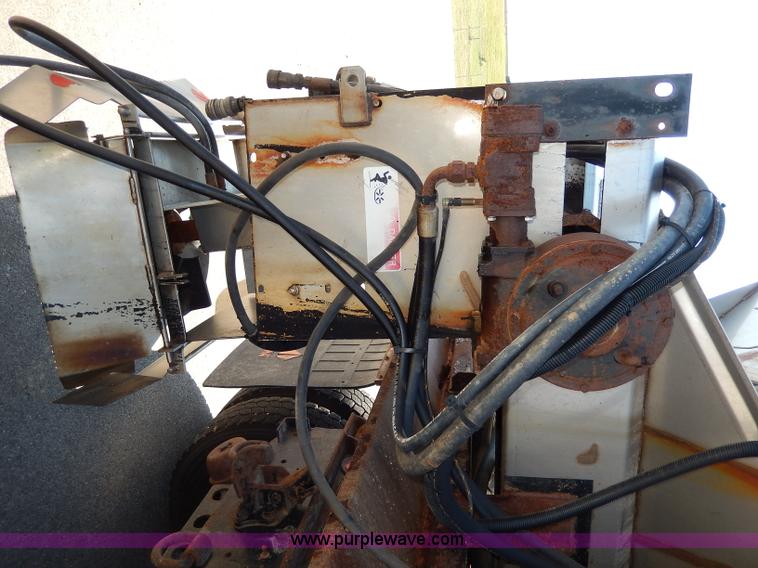 image for item H6946 1999 International 4900 dump truck