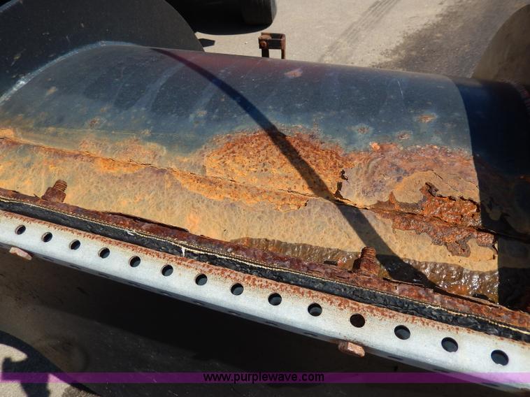 image for item H6946 1999 International 4900 dump truck