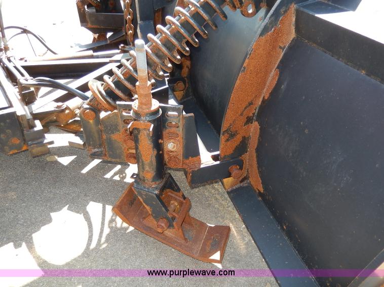 image for item H6946 1999 International 4900 dump truck