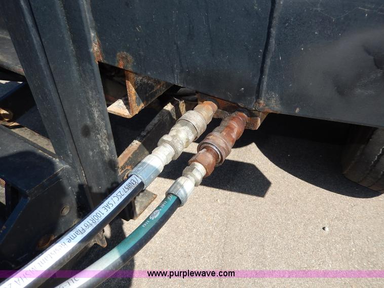 image for item H6946 1999 International 4900 dump truck