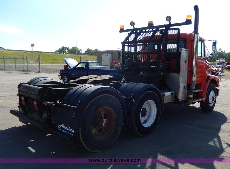 image for item H6947 2003 Freightliner FL112 semi truck