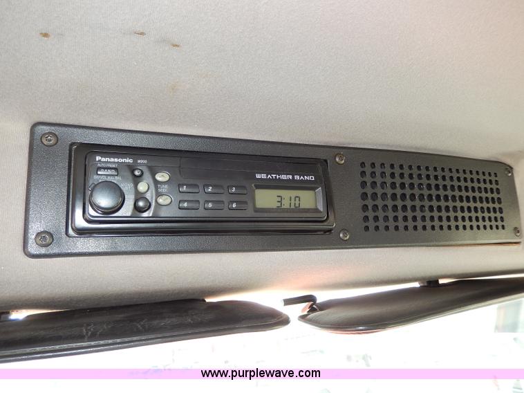 image for item H6947 2003 Freightliner FL112 semi truck