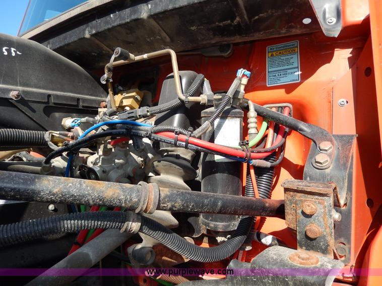 image for item H6947 2003 Freightliner FL112 semi truck