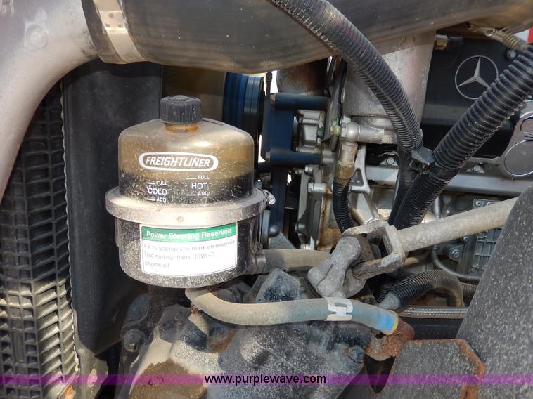 image for item H6947 2003 Freightliner FL112 semi truck