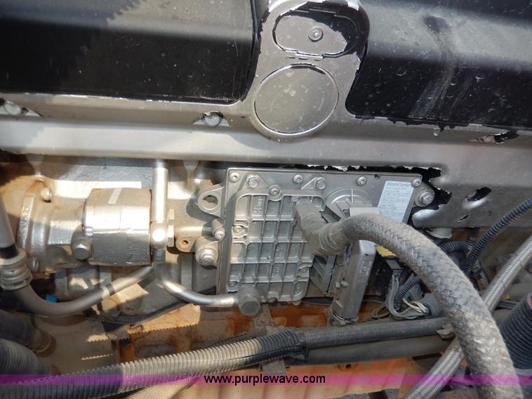 image for item H6947 2003 Freightliner FL112 semi truck