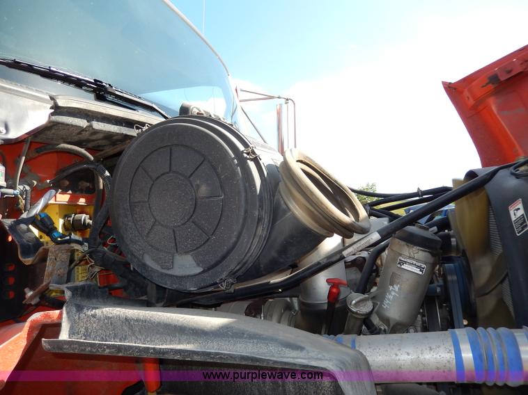 image for item H6947 2003 Freightliner FL112 semi truck