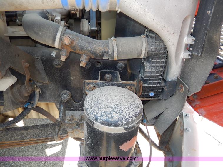 image for item H6947 2003 Freightliner FL112 semi truck