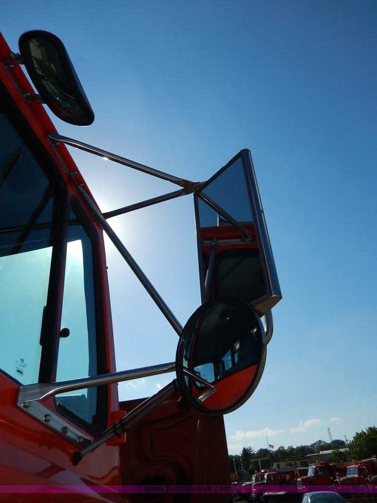 image for item H6947 2003 Freightliner FL112 semi truck