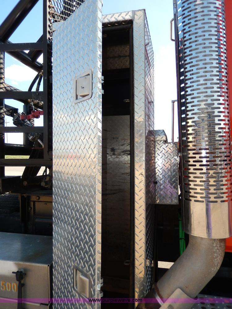 image for item H6947 2003 Freightliner FL112 semi truck