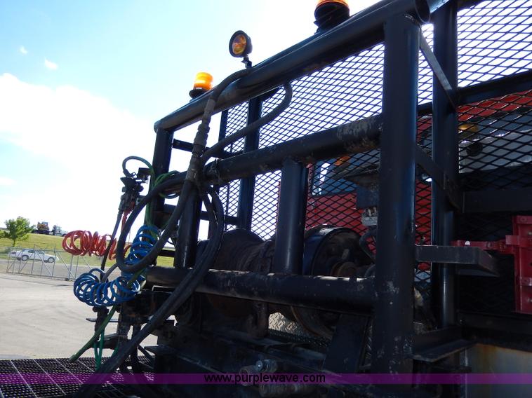 image for item H6947 2003 Freightliner FL112 semi truck