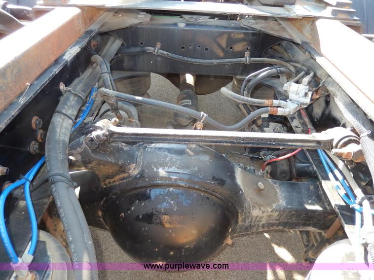 image for item H6947 2003 Freightliner FL112 semi truck