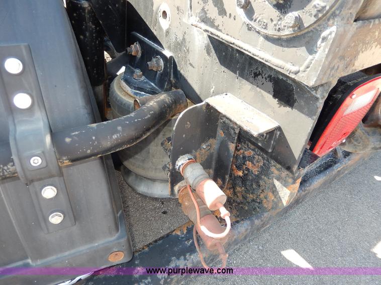 image for item H6947 2003 Freightliner FL112 semi truck