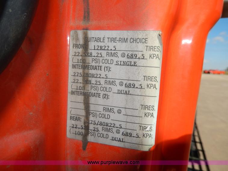 image for item H6947 2003 Freightliner FL112 semi truck