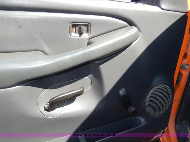 image for item H6948 2002 Chevrolet Silverado 2500 pickup truck