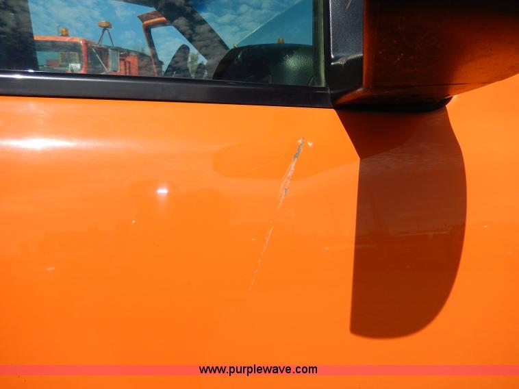 image for item H6948 2002 Chevrolet Silverado 2500 pickup truck