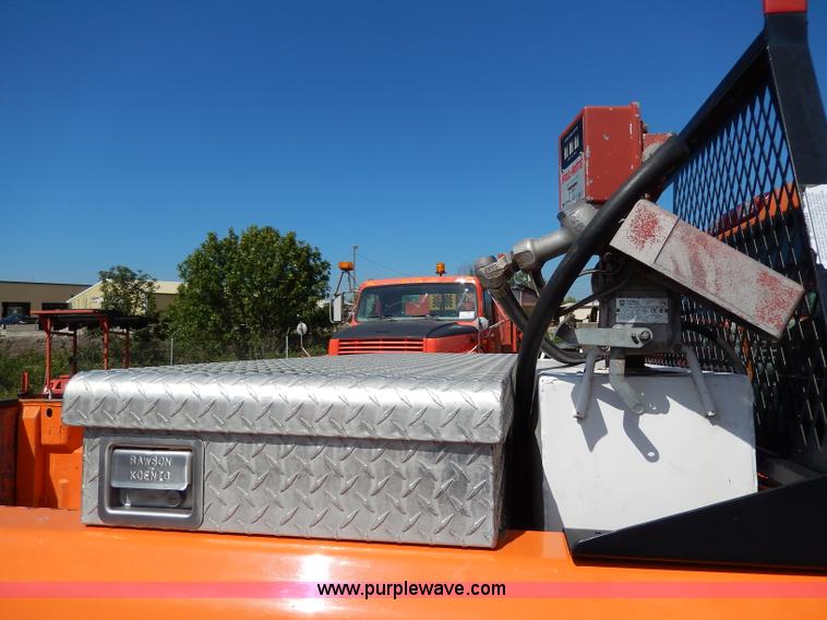 image for item H6948 2002 Chevrolet Silverado 2500 pickup truck