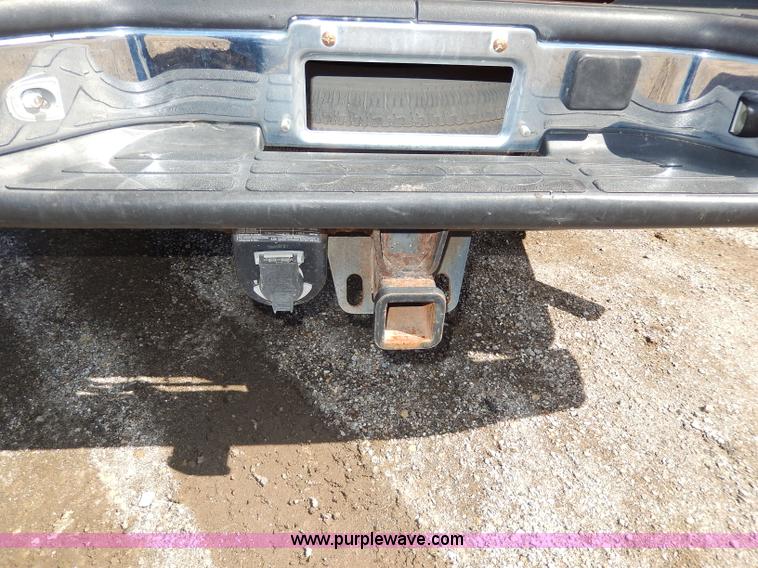 image for item H6948 2002 Chevrolet Silverado 2500 pickup truck