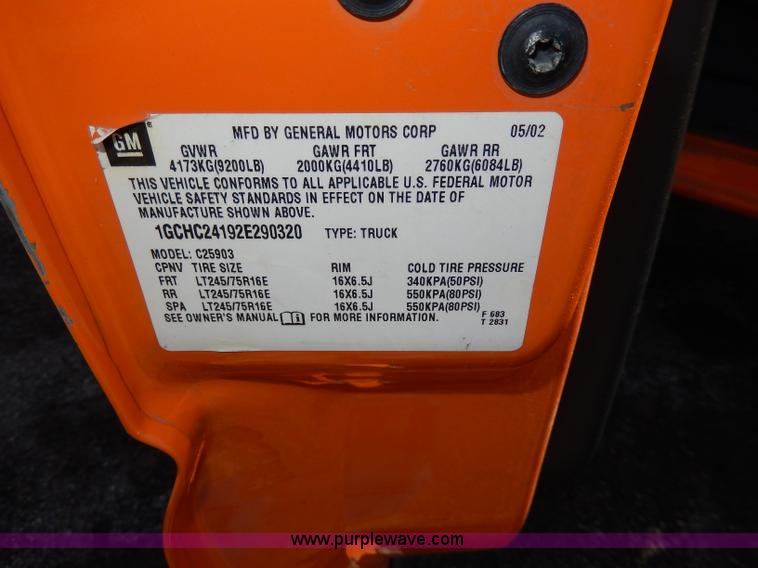 image for item H6948 2002 Chevrolet Silverado 2500 pickup truck