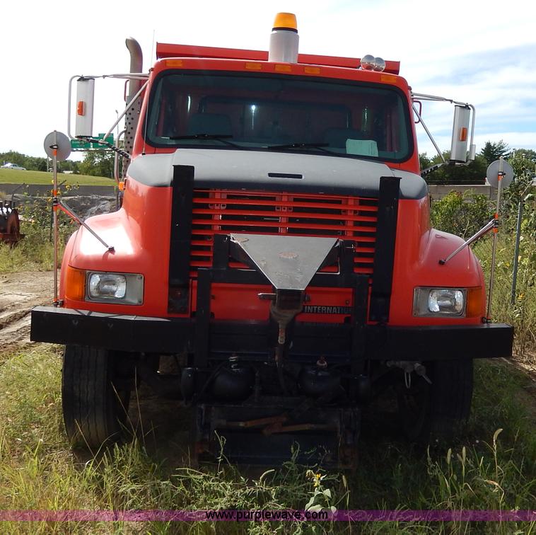 image for item H6950 1999 International 4900 dump truck
