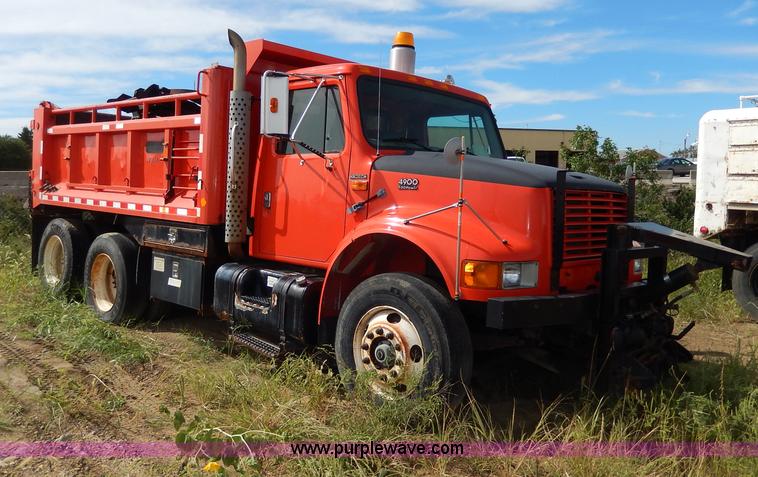 image for item H6950 1999 International 4900 dump truck