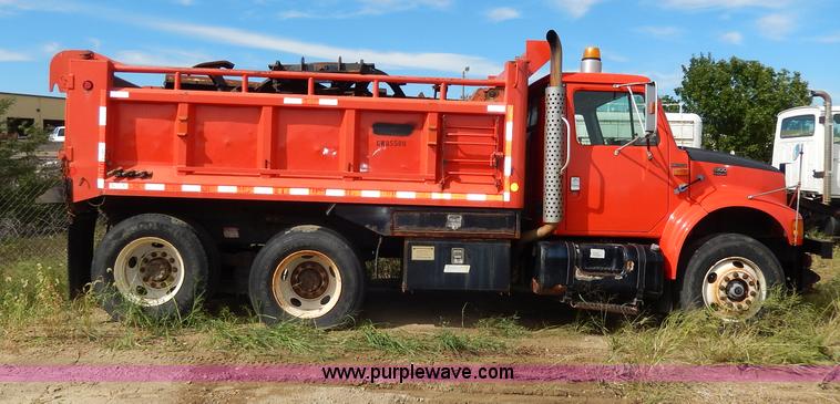 image for item H6950 1999 International 4900 dump truck