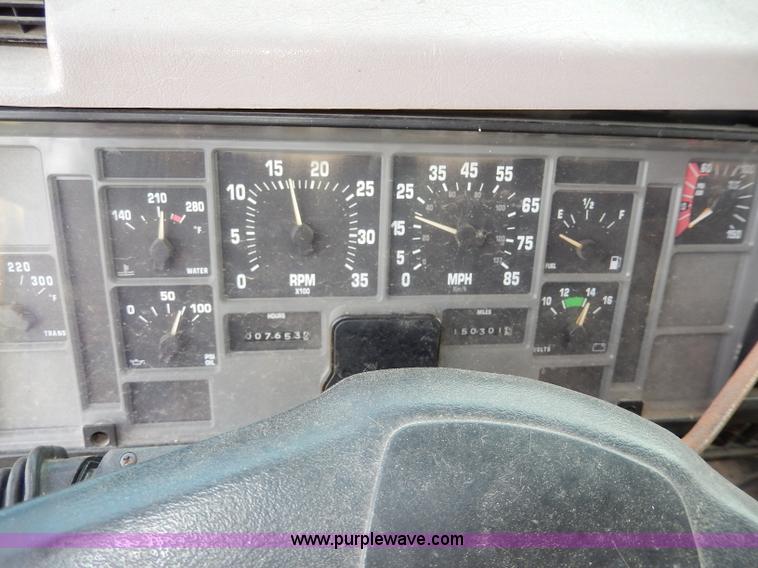 image for item H6950 1999 International 4900 dump truck