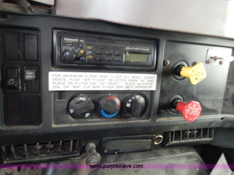 image for item H6950 1999 International 4900 dump truck