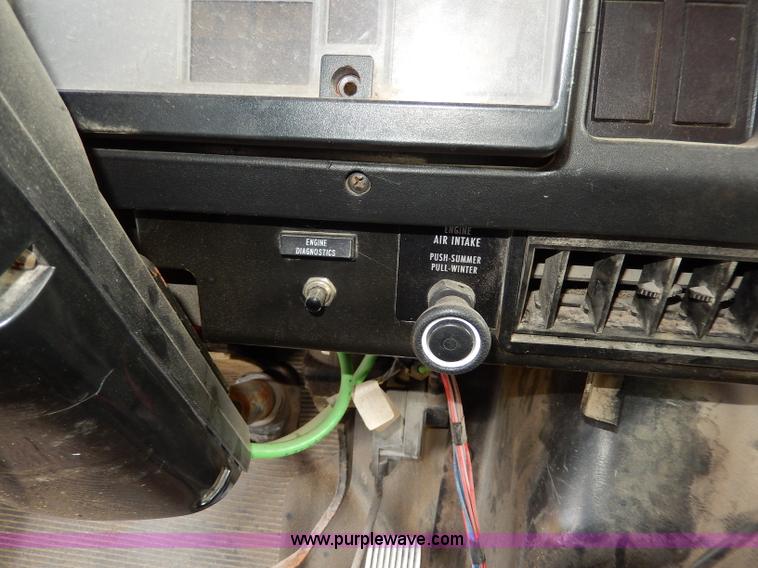 image for item H6950 1999 International 4900 dump truck