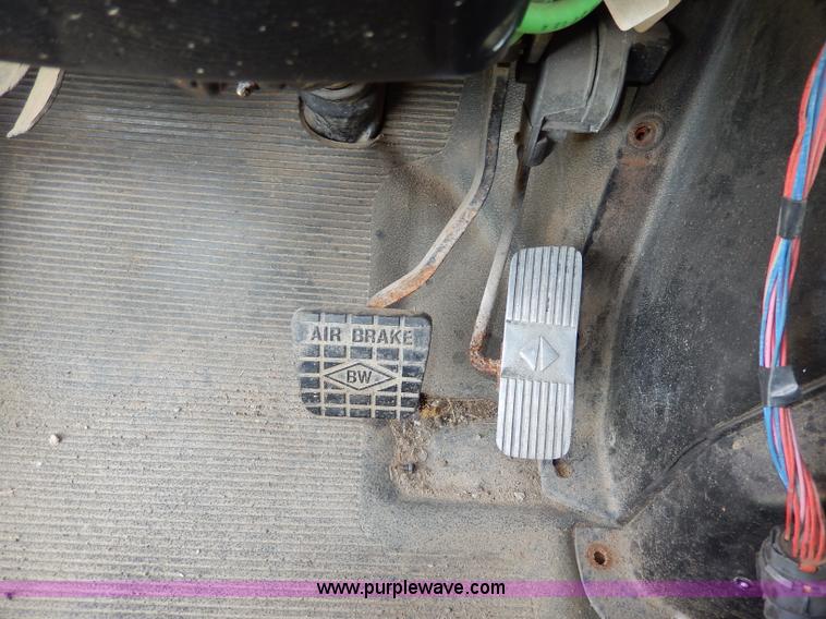 image for item H6950 1999 International 4900 dump truck