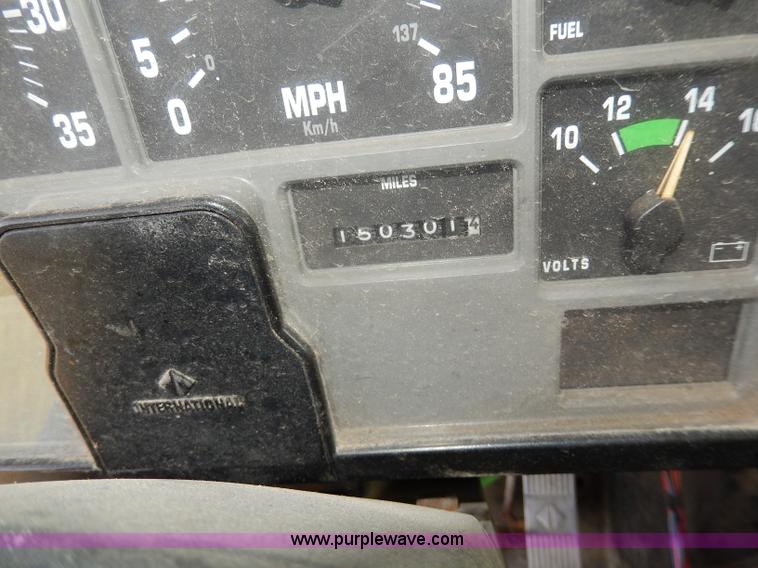 image for item H6950 1999 International 4900 dump truck