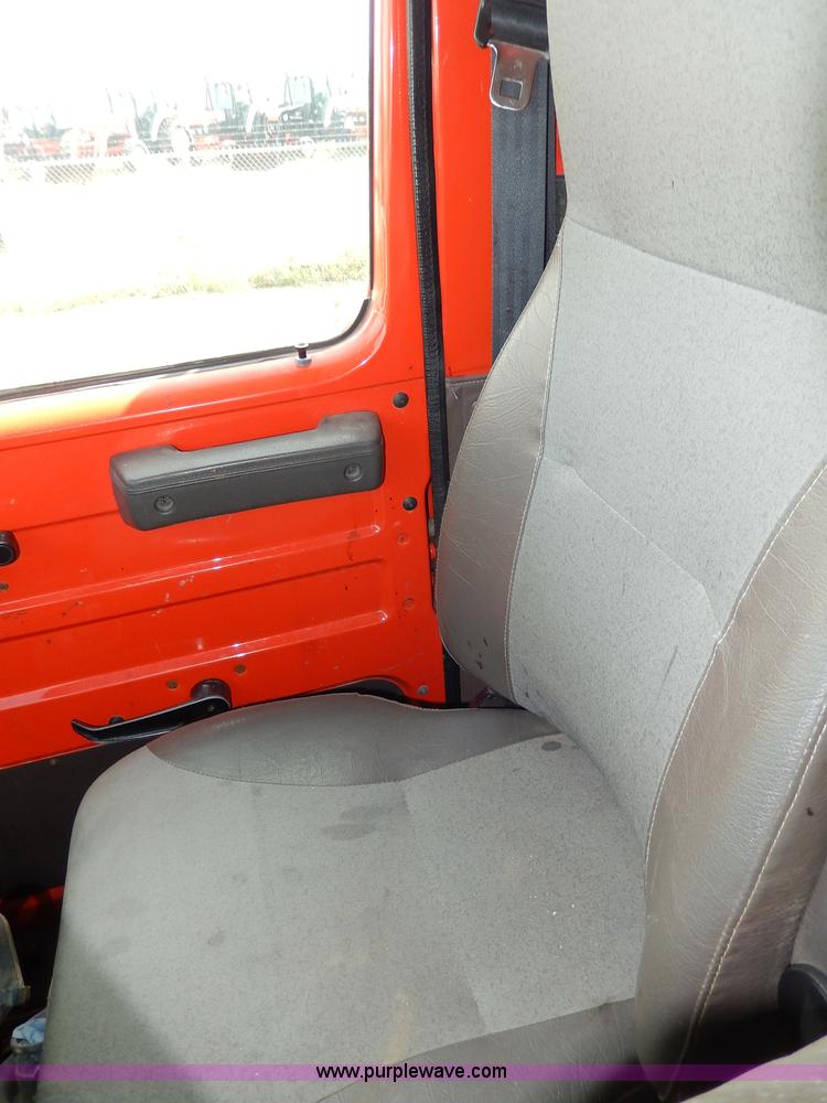 image for item H6950 1999 International 4900 dump truck