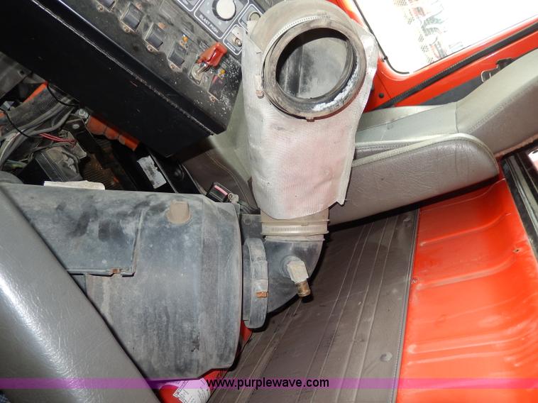 image for item H6950 1999 International 4900 dump truck