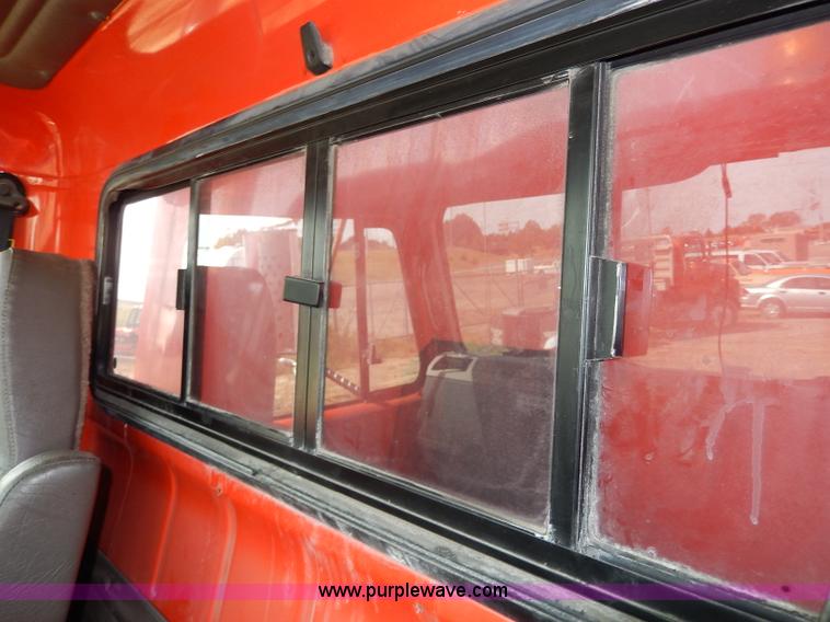 image for item H6950 1999 International 4900 dump truck