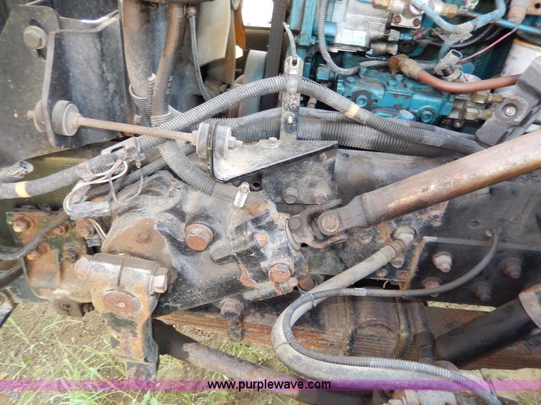 image for item H6950 1999 International 4900 dump truck