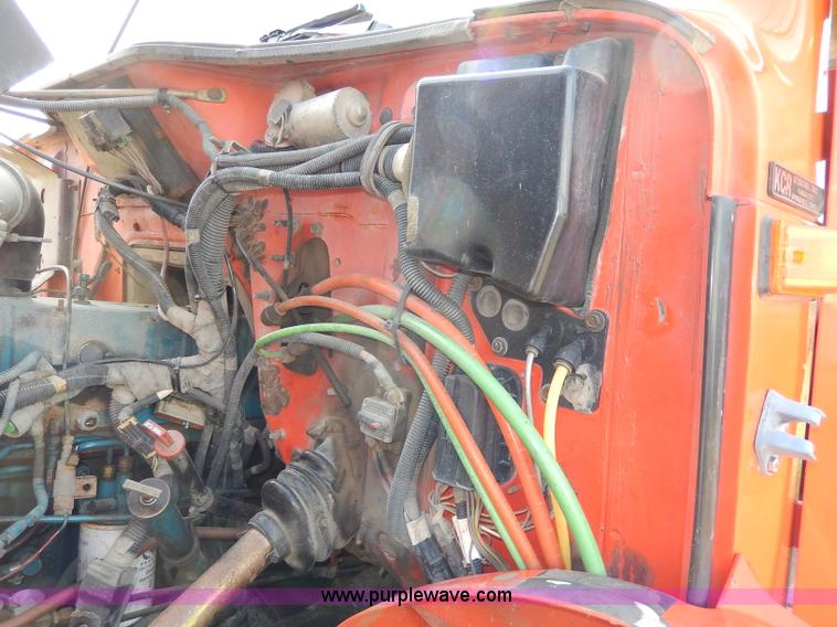 image for item H6950 1999 International 4900 dump truck