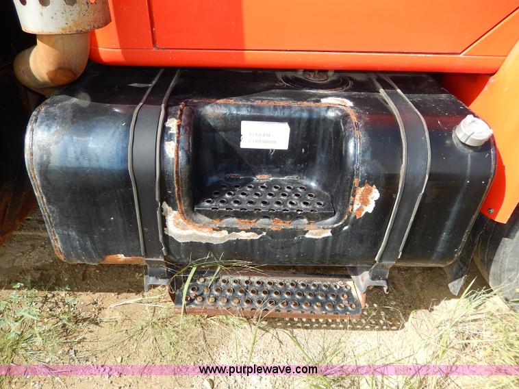 image for item H6950 1999 International 4900 dump truck